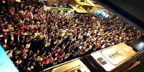 Fiziken en yakın duygusal olarak en uzak durduğumuz yer: Metrobüs - Resim : 2