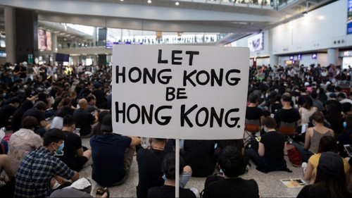 Hong Kong’da 'polis havalimanına müdahaleye hazırlanıyor' iddiası - Resim : 2