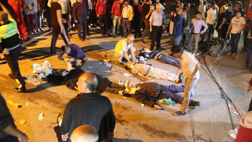 TIR ile işçi servisi çarpıştı: 25 yaralı - Resim : 1