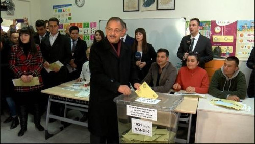 Siyasiler sandık başında - Resim : 8