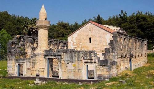 Restorasyonla tarihi camiye çinko çatı eklediler - Resim : 1