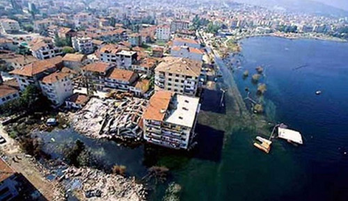 İstanbul'da önce deprem sonra tsunami - Resim : 2