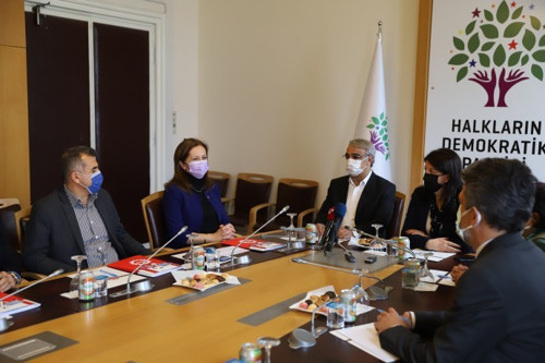 DİSK heyeti CHP ve HDP'yi ziyaret etti: İşsizlik ülkenin geleceğini tehdit eder hale geldi - Resim : 1