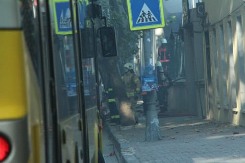 Kabataş Lisesi'nde yangın - Resim : 1
