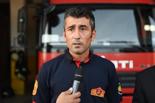 Kediye suni teneffüs ve kalp masajı yaparak hayata döndürdü - Resim : 1