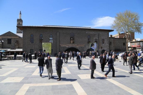 Diyarbakırlılar seçime güvenmiyor sonucuna inanmıyor - Resim : 1
