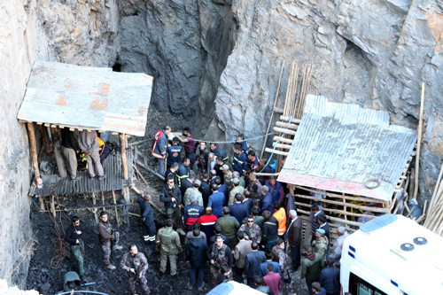 Dünya Madenciler Günü'nde göçük altında öldüler - Resim : 2