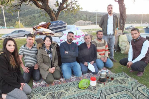 Zihinsel engelli çocuğu ile sokağa atıldılar - Resim : 3