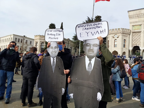 İstanbul Üniversitesi öğrencilerinden Boğaziçi eylemi: Tüm atanmış rektörler istifa etsin - Resim : 3