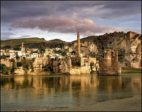 Hasankeyf 'gülün başı'dır, insanın değil doğanın eseridir - Resim : 1