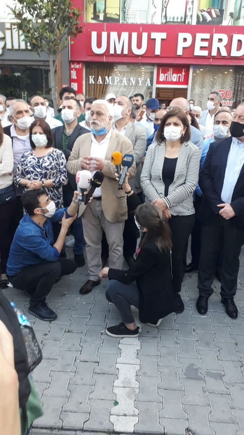 HDP'liler 'Demokrasi Yürüyüşü'nün 2’nci gününde Esenyurt’taydı: Saldırılar bütün muhalefete yapılıyor - Resim : 1