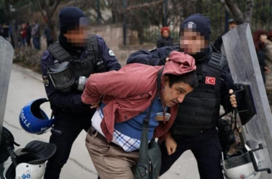 Akademisyenlere polis şiddeti - Resim: 12