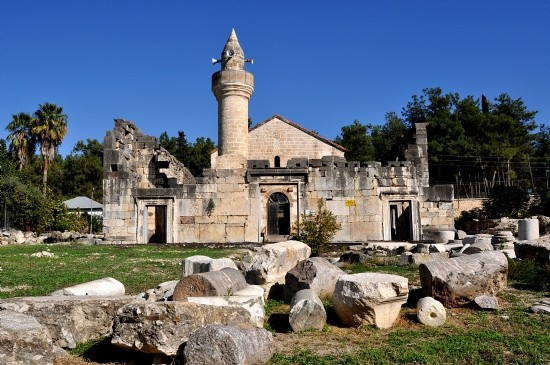 'Çukurova'nın Ayasofyası' bin 800 yıllık yapıya restorasyon tepkisi - Resim : 1