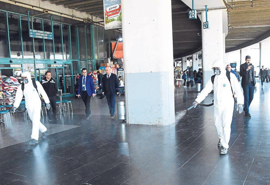Yurt içi uçuşlar sınırlandı, otobüs seyahatleri izne bağlandı - Resim : 2