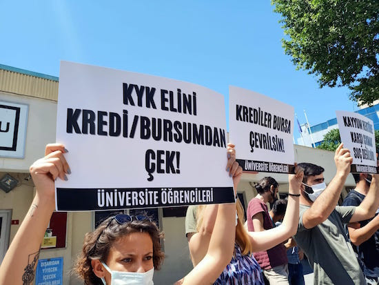 '750 milyon doların peşine düşmeyenler, 300 bin öğrenciye haciz gönderenler burs ve kredileri de kesti' - Resim : 1