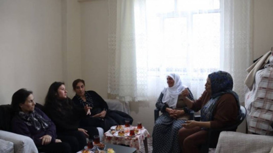 DEM Parti’den tarım işçisi kadınlara ziyaret