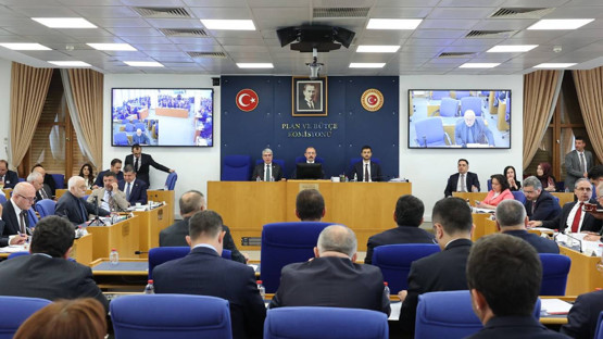 Kanun teklifi komisyondan geçti; Basın İlan Kurumu düzenlemesinde geri adım