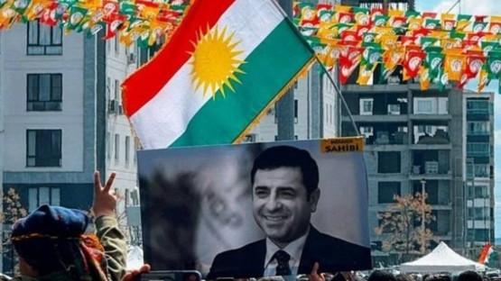 17 yaşındaki çocuk Demirtaş posteri gerekçesiyle gözaltına alındı