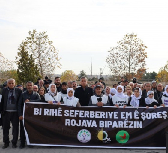 Nusaybin- Kamışlo sınırında nöbet: 'Onurlu barışın ilk koşulu Abdullah Öcalan’ın özgürlüğüdür'