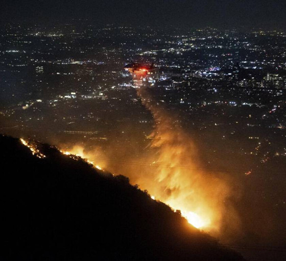 Los Angeles'ta kaos ve panik: Orman yangınları Hollywood'a ulaştı