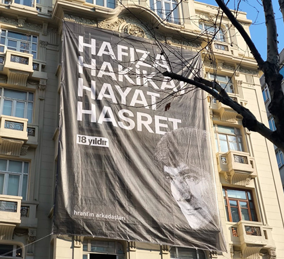 Hrant Dink, 18 yıl önce katledildiği yerde anıldı: Hafıza, hakikat, hayat, hasret