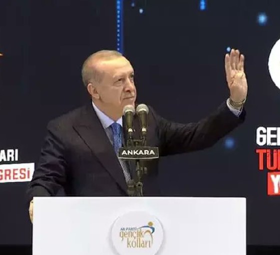 Erdoğan, AKP gençliğini övdü, Gezi'yi hedef aldı