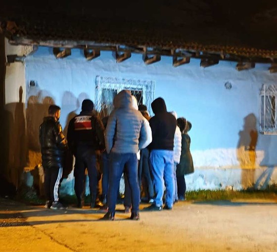 Bursa'da 2 çocuğunu rehin alan baba ikna edilmeye çalışılıyor