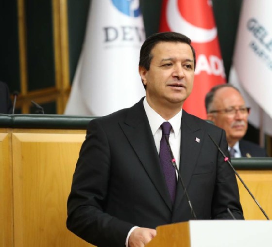 Yeni Yol grup toplantısı... Mahmut Arıkan: 78 kişinin sorumlusunu bulamayanlar, gazetecileri gözaltına alıyor