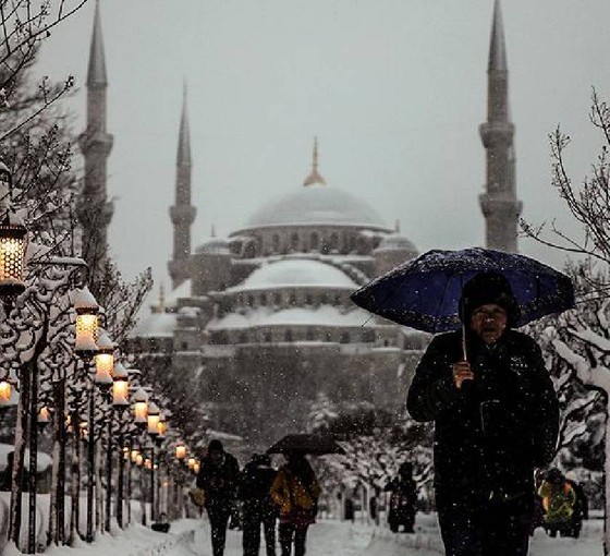 İstanbul'da kar yağışı etkili oldu