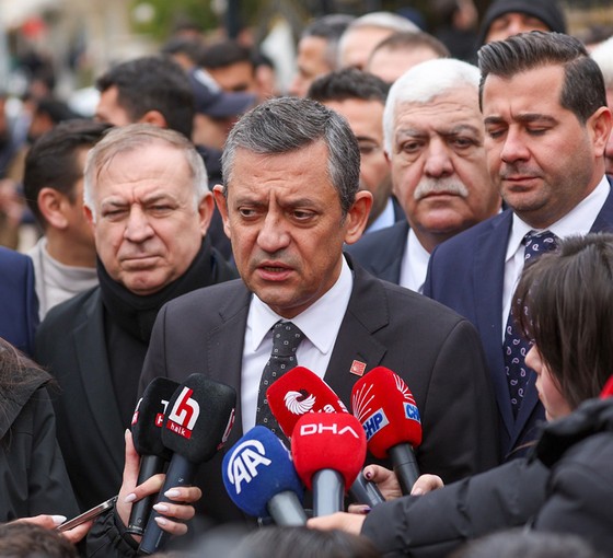 Özel'den, Erdoğan'a Filistin tepkisi: Rolünden memnun, sessiz kalıyor