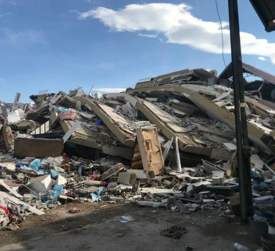 Depremde 59 kişinin öldüğü apartmanın müteahhidi tahliye edildi