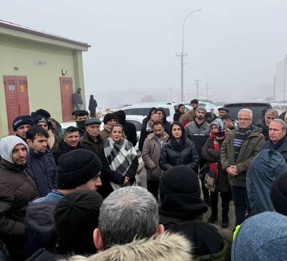 DEM Partili ve EMEP'li vekillerden Antep'te direnişteki işçilere ziyaret