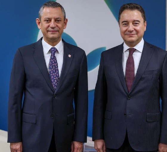 Babacan'ı ziyareti sonrası açıkladı... Özgür Özel: iki adaylı senaryomuz yok