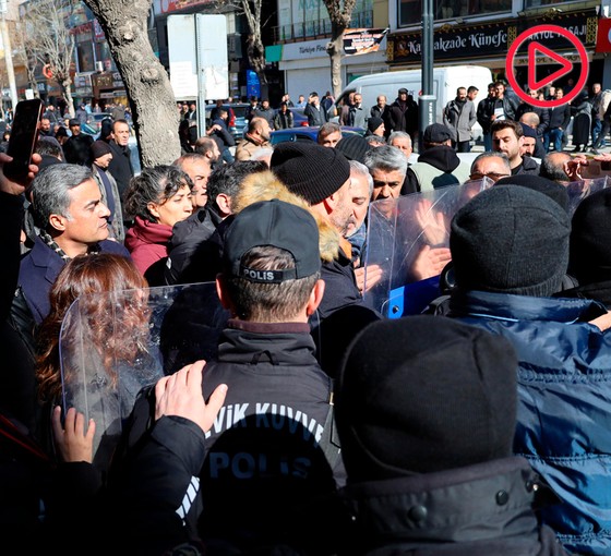 Van'da kayyım protestosu: Vekiller abluka altında, çok sayıda gözaltı