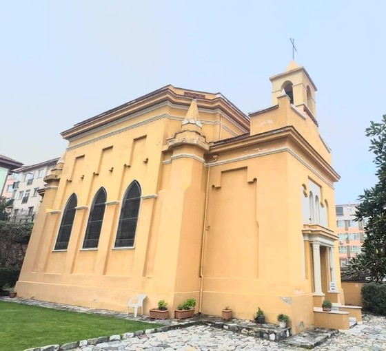 Depreme dayanıksız olduğu gerekçesiyle tahliyesi istenen Bursa'daki kilisede son ibadet yapıldı