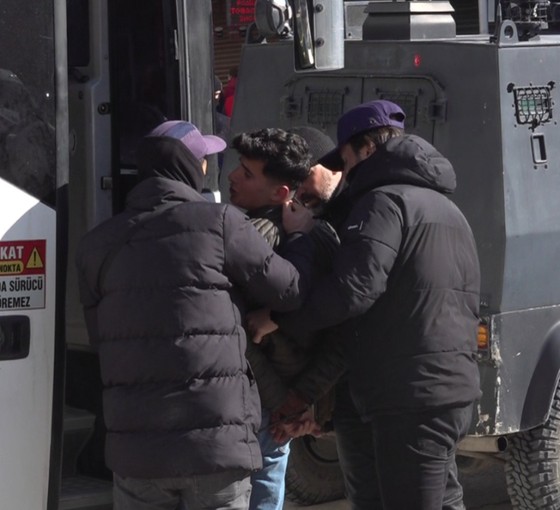 Van'da 3 günlük kayyım bilançosu: 400 gözaltı, işkence, tutuklama
