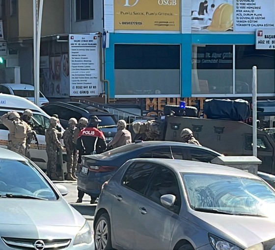 Gebze'de rehine krizi: Ortağını öldürdü