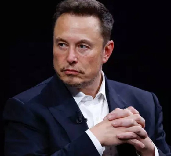 Pentagon'da e-posta gerginliği... Demokrat senatörden Musk'a: Hıyar. Benim patronum değilsin