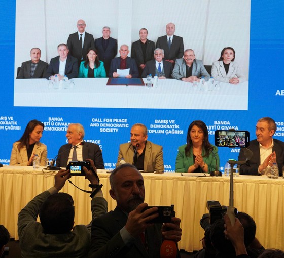 DEM Parti yeni döneme hazırlanıyor: 'Yeni dönemin demokratik siyaseti' başlığı ile toplantılar yapılacak