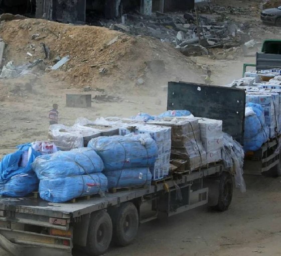 İsrail, Gazze’ye insani yardım girişini durdurdu