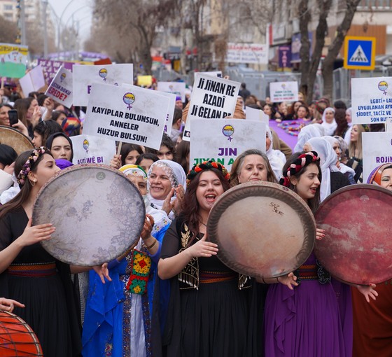 Diyarbakır'da 8 Mart coşkusu: 'Özgürlüğe ve barışa yürüyelim'