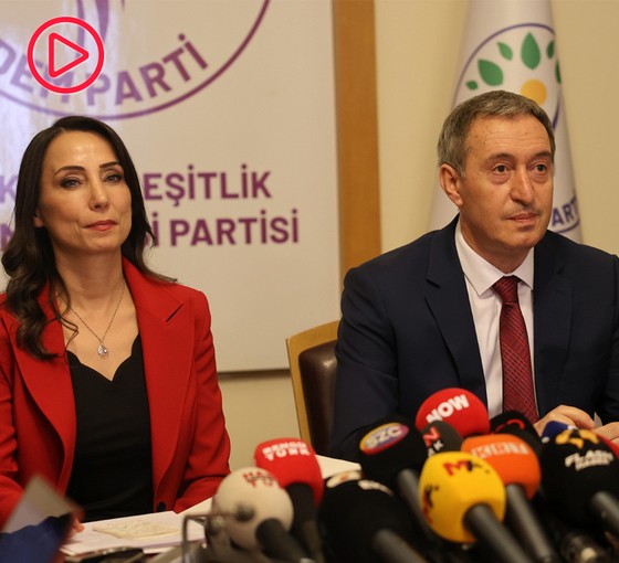 DEM Parti: Görüşmeler sürerken Paris katliamı neyse Kobane de aynı katliamdır