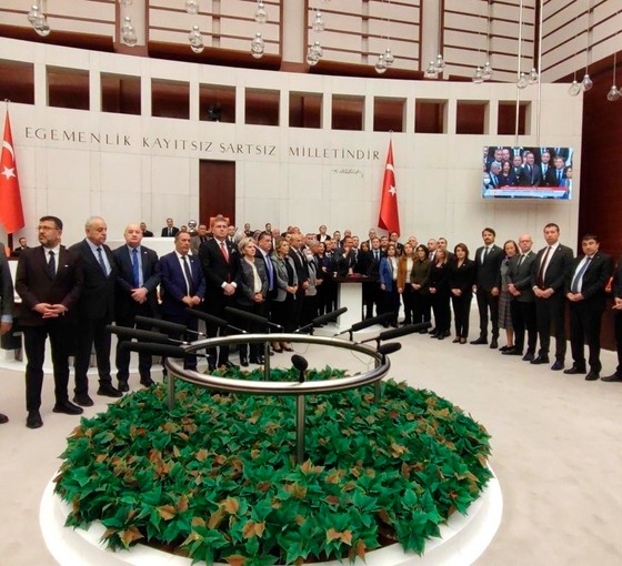 Meclis’te İmamoğlu protestosu: Genel kurul ertelendi, CHP'li vekiller yürüyüşe geçti