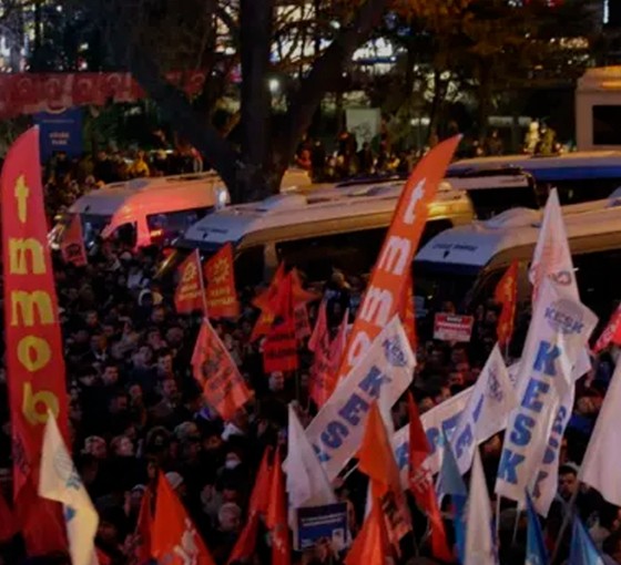 İstanbul ve Bursa'da ev baskınları: Çok sayıda kişi gözaltına alındı