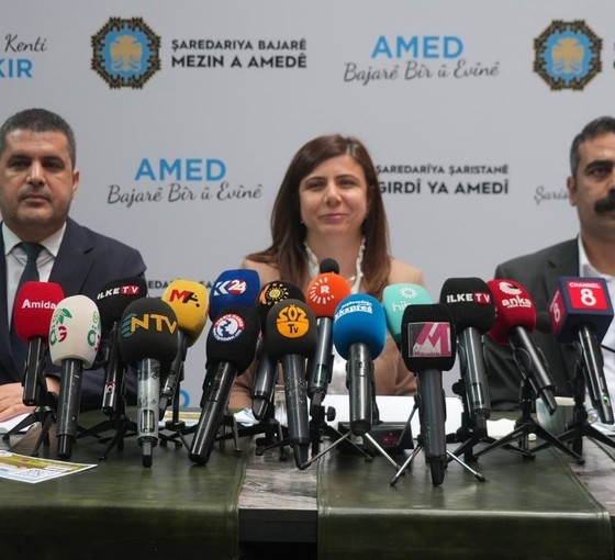 Diyarbakır Büyükşehir Belediyesi Eş Başkanları 1 yıllık faaliyetlerini anlattı