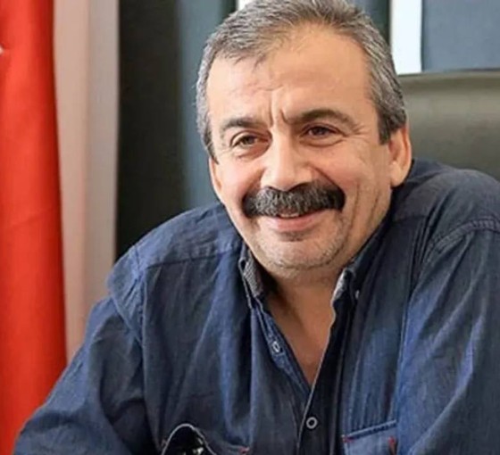 Hayati tehlikesi sürüyor: Sırrı Süreyya Önder yoğun bakımda
