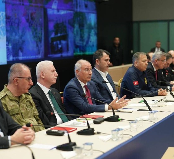 Bakanlardan deprem açıklaması: Vakit daralıyor, polemiği bırakmalıyız