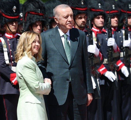 Erdoğan İtalya’da Meloni ile buluştu