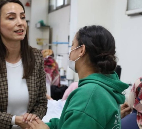 Hatimoğulları göçmen işçilerle Arapça konuştu, 1 Mayıs'a çağırdı