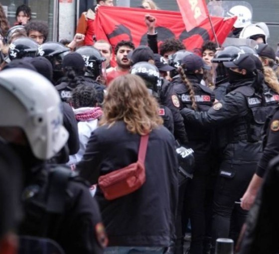 1 Mayıs | Taksim'e çıkmak isteyen kitleye polis saldırdı: En az 400 gözaltı